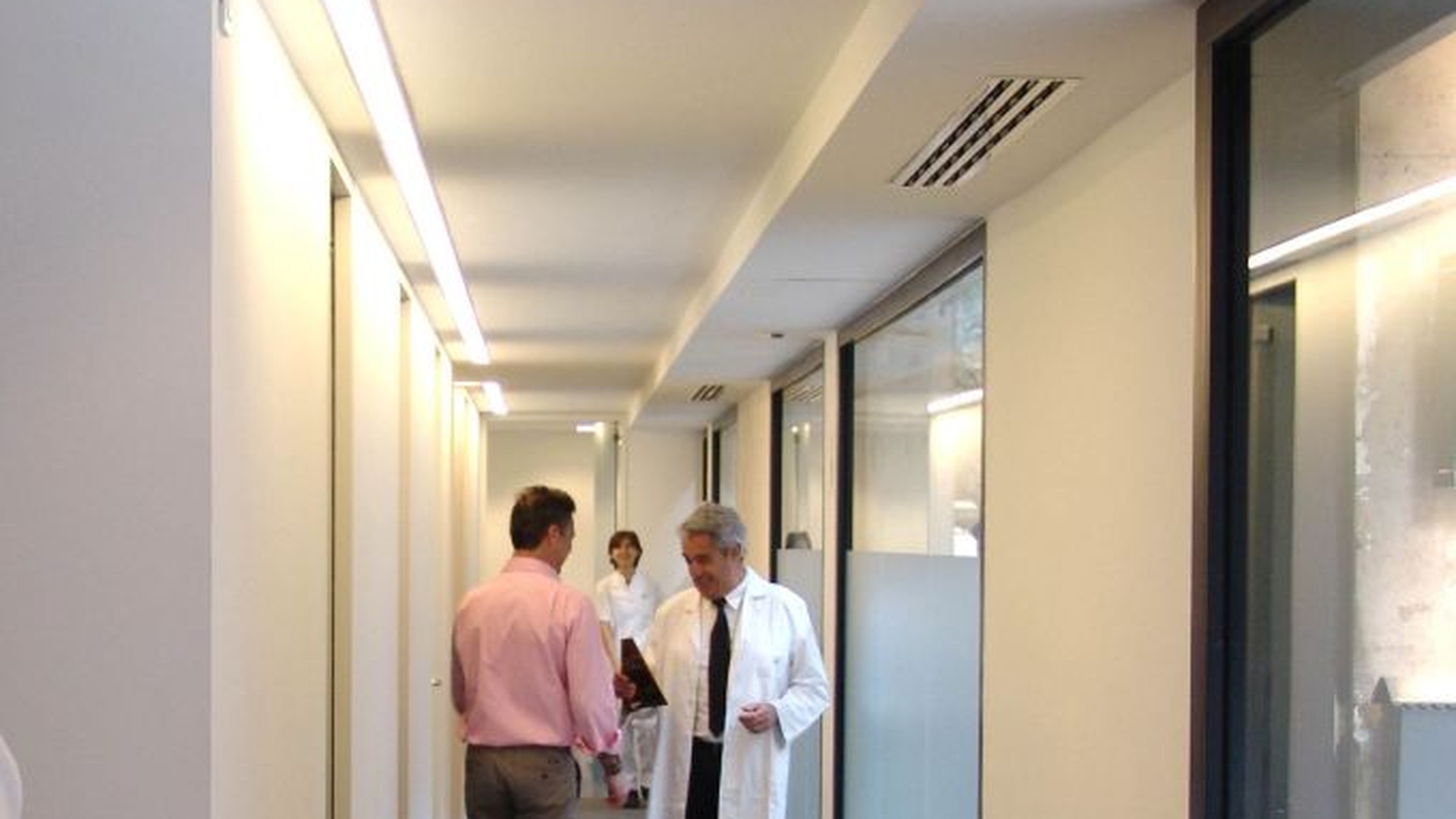 Pacientii din Romania se pot trata la cele mai inalte standarde! Clinicile fundatiei Vehbi Koc isi deschid portile!
