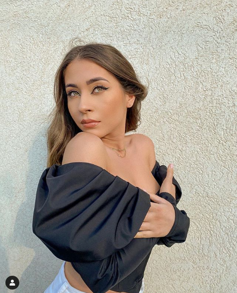 Nicole Cherry, acum o cântăreață de succes, s-a lansat în cariera muzicală la 14 ani