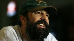 Poliţia a făcut azi o descoperire halucinantă! Defibrilatorul de la Gyuri Pascu era stricat!