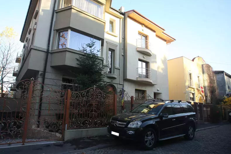 Cum arată casa Romaniței Iovan. Vila din Primăverii este inspirată din stilul parizian