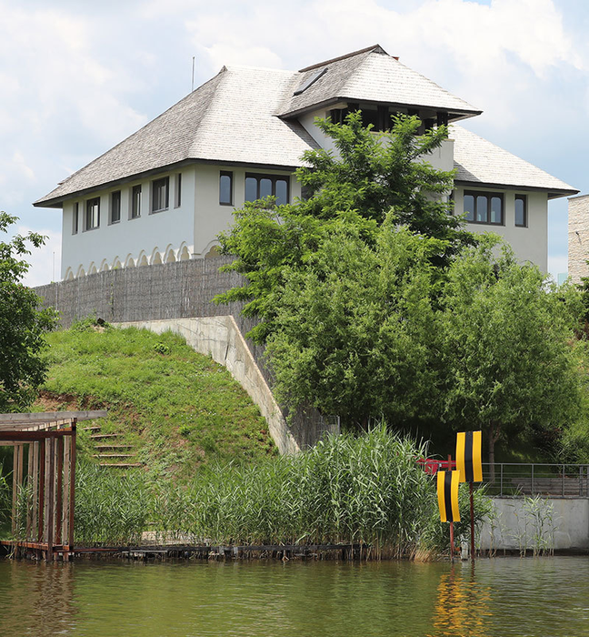 Palatul lui Bogdan Olteanu arată senzaţional