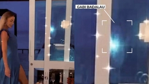 Bianca Drăgușanu a dat-o pe față și „s-a dat de gol”, intenționat, că este iubita lui Gabi Bădălău! Ce mesaj controversat a transmis blondina, direct din Maldive