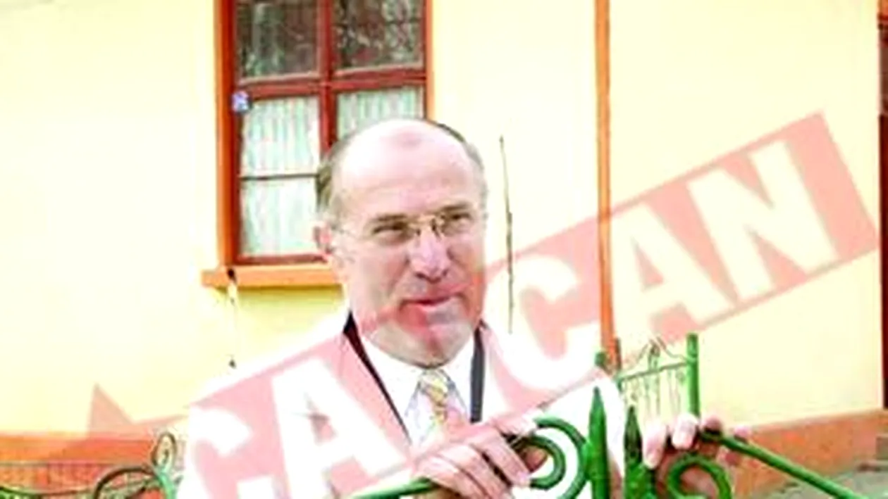 Bate elevii cu nuiaua