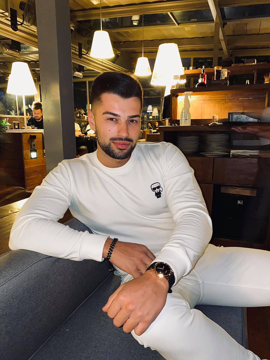 Cum arăta Teo de la Insula Iubirii în urmă cu 5 ani, când avea freză de Johnny Bravo