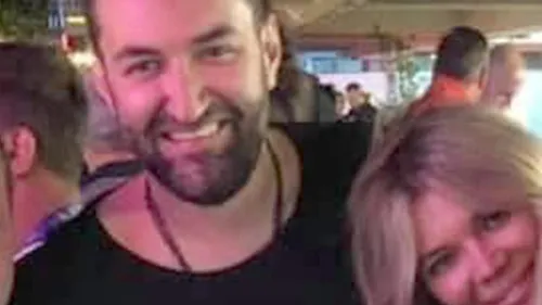 Antena 1 + Pro TV = love. Gina Pistol și Smiley nu se mai ascund. Un fan i-a fotografiat împreună, la Untold. Foto exclusiv