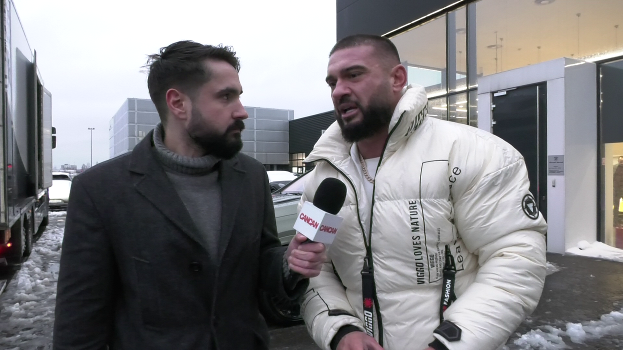 Dorian Popa: "Știi ce ai trăit alături de mine astăzi? Prima oară când am mișcat această mașină, în Italia doar am aprins-o și oricum am stins-o foarte repede, pentru că erau senzorii de incendiu!" (Foto: captură video)