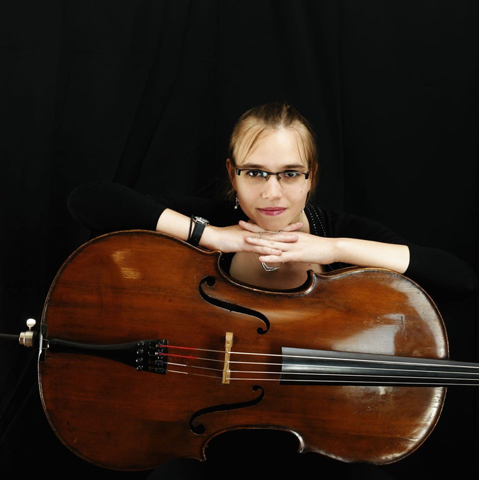 Cristina Toma, românca care lucrează cu ”Mozart al Franței”!