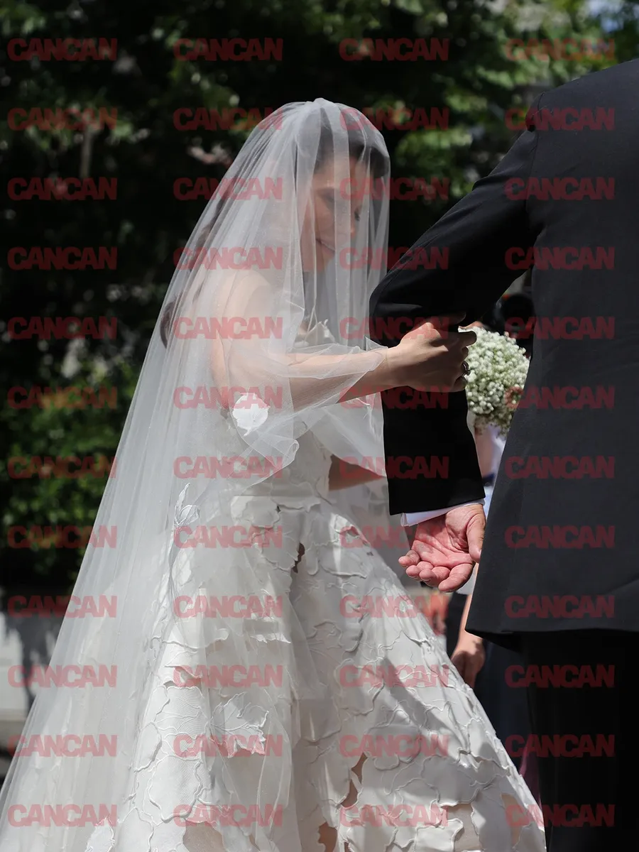 Kira Hagi a sosit la Biserică.