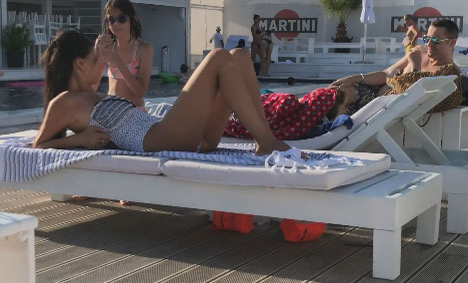 Adi Sînă și Anca Serea au fost la Mamaia împreună cu cei trei copii pe care îi au împreună