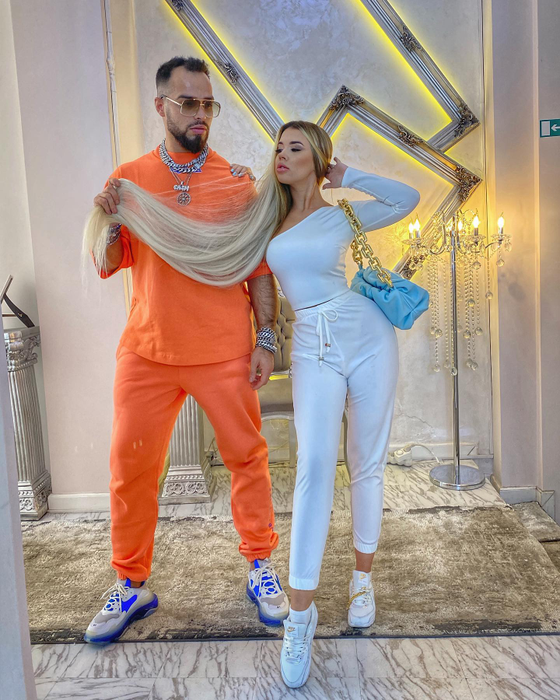 Printre clientele celebrului hairstylist se numără Bianca Drăgușanu, Cristina Pucean și Loredana Chivu / (Foto: Instagram)