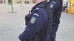 O femeie din Brașov s-a înecat cu o bomboană. Cum au reacționat doi jandarmi când au văzut-o