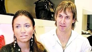 Furioasa ca nu a fost lasata sa intre la serbarea copilului, de la Liceul de Muzica George Enescu. Sotia lui Alin Oprea a bagat un paznic in spital!