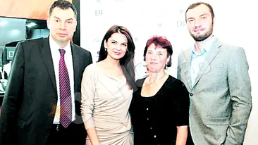 Iubire pentru o piatra pretioasa! Malvina Cervenschi, tratata ca un diamant de un bijutier