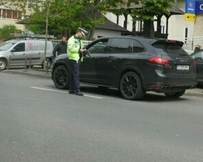 Adrian Mutu a fost oprit de poliţişti în trafic