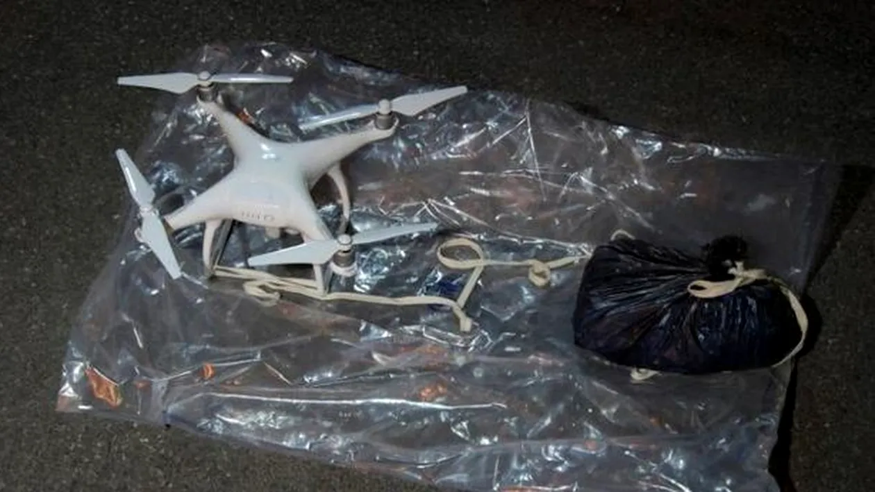 Poliţiştii au descoperit droguri transportate cu drone la o închisoare