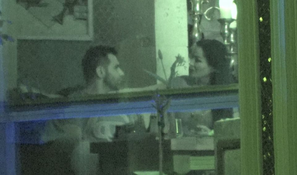 Brigitte Năstase și Florin Pastramă și-au dau frâu dorințelor într-un restaurant. Sursa foto: wowbiz.ro