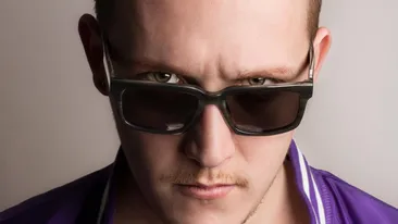 Au fost la un pas sa isi spuna Adio!. Un cantaret de la noi ii pregateste insa cea mai mare surpiza logodnicei sale de Sarbatori