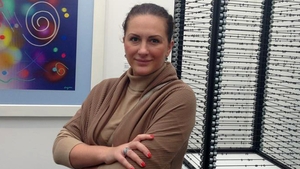 Un celebru designer vestimentar din Romania revolutioneaza lumea modei. Tocmai a lansat rochia de DIVORT!