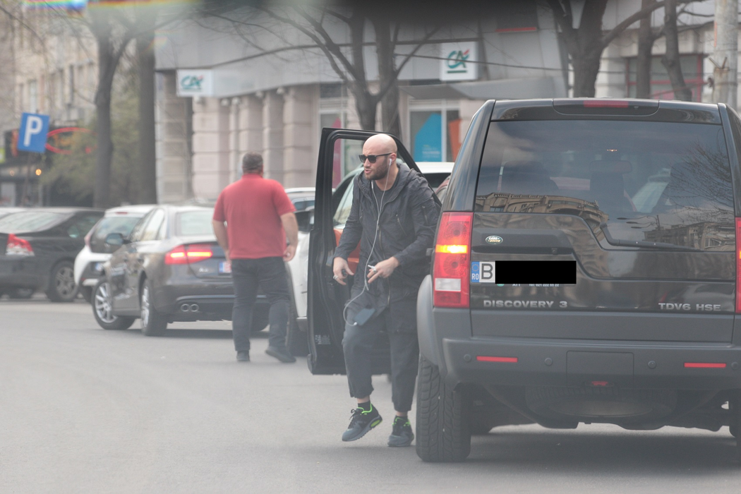 Mihai Bendeac a ajuns în zona unde se află bancomatul de care are nevoie