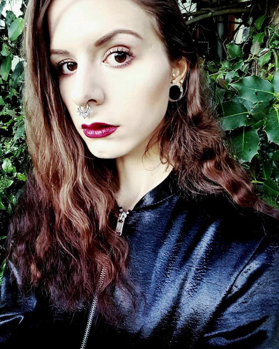 Cazul şocant al fetei care îşi ascundea mâncarea în urechi! Julia cântărea 32 de kilograme, dar a învins anorexia. Cum a reuşit!