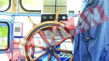 Capitan de cursa ultrascurta pe lacul Herastrau