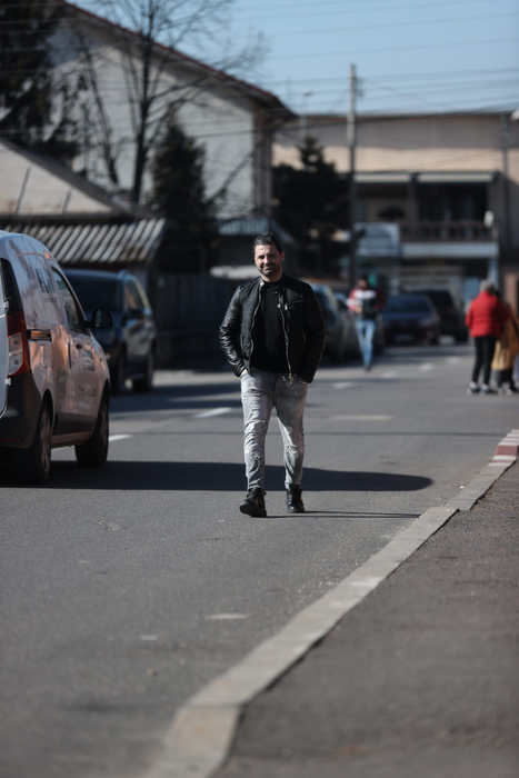 Pepe a făcut o plimbare pe jos, singur și îngândurat (Foto: CANCAN.RO)