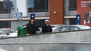 Au iesit ca fetele la mall! Jean Vladoiu si Miodrag Belodedici, sedinta prelungita de shopping!