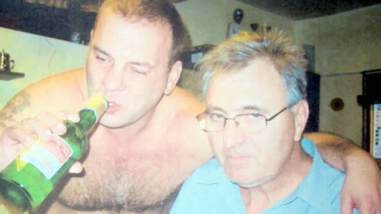 UPS! Sef de politie, prins la masa cu interlopii. Barbatul a fost retrogradat din functie