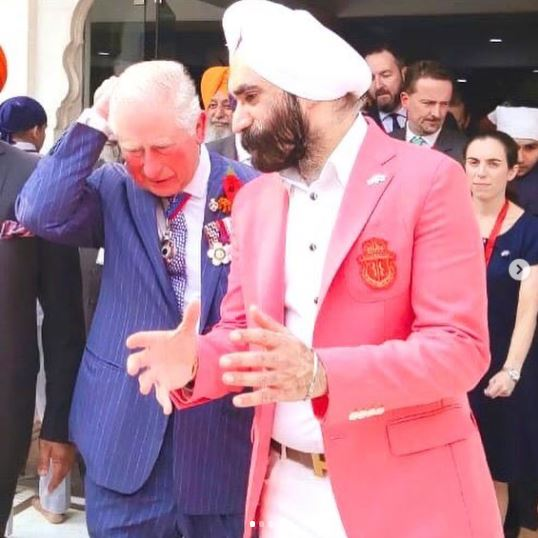 Povestea lui Reuben Singh care a făcut înconjurul lumii. A cerut un împrumut 5.000 de lire sterline de la o bancă și a garantat cu un Rolls Royce, în valoare de un sfert de milion | FOTO