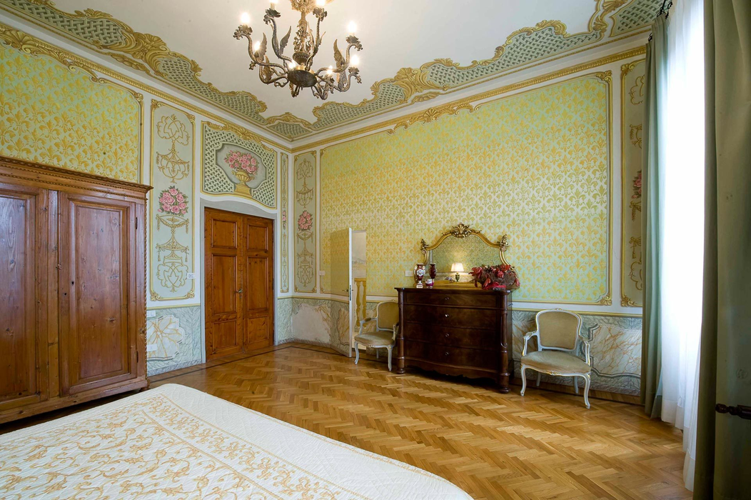 Imagini senzaţionale din vila familiei Stratan
