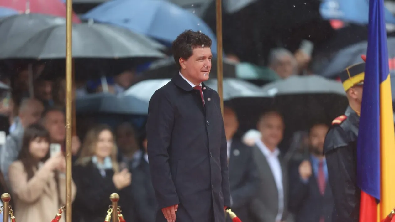 Motivul pentru care Aheea nu avea ce să caute la ceremonia de învestire a lui Nicușor Dan. Semnal de alarmă tras de psihologi