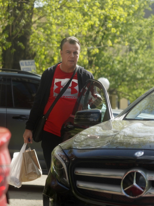 Adrian Enache a intrat cu adevărat în febra pregătirilor pentru Sărbătorile Pascale / (Sursa: CANCAN.RO)