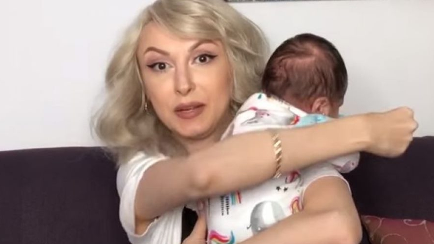 Andreea Bălan, în stare de șoc! Fiica ei, internată în stare gravă la spital: "A înghițit ceva și a leșinat"