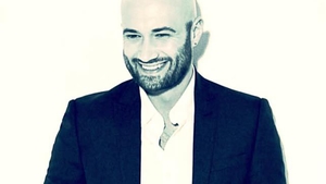 Mihai Bendeac, în ipostaze intime cu…un câine: “Nu mă așteptam să îi bagi limba în gură“