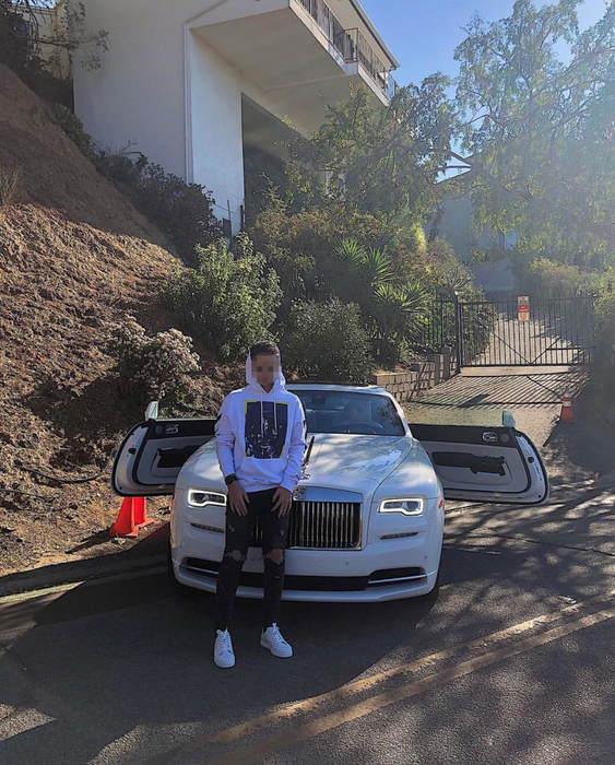 Rolls Royce Wraith (400.000 €), o altă mașină a "Prințișorului"