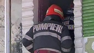 Incendiu puternic în Berceni: mai multe case au fost cuprinse de flăcări