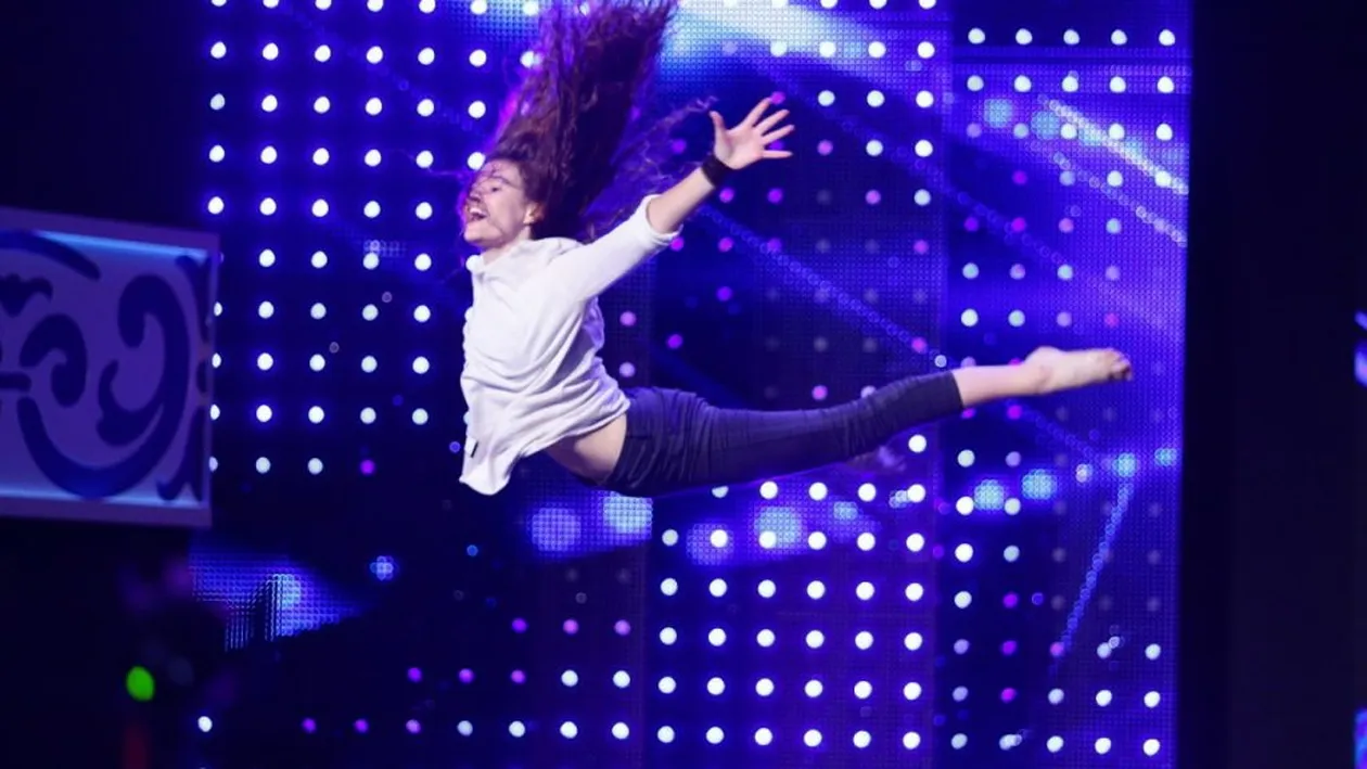 Românii au talent. Golden Buzz pentru Alla! Trupa Idiot și Alex Ștefănescu, bătaie pentru finală! Juriul a votat 2-2, pe cine a ales publicul