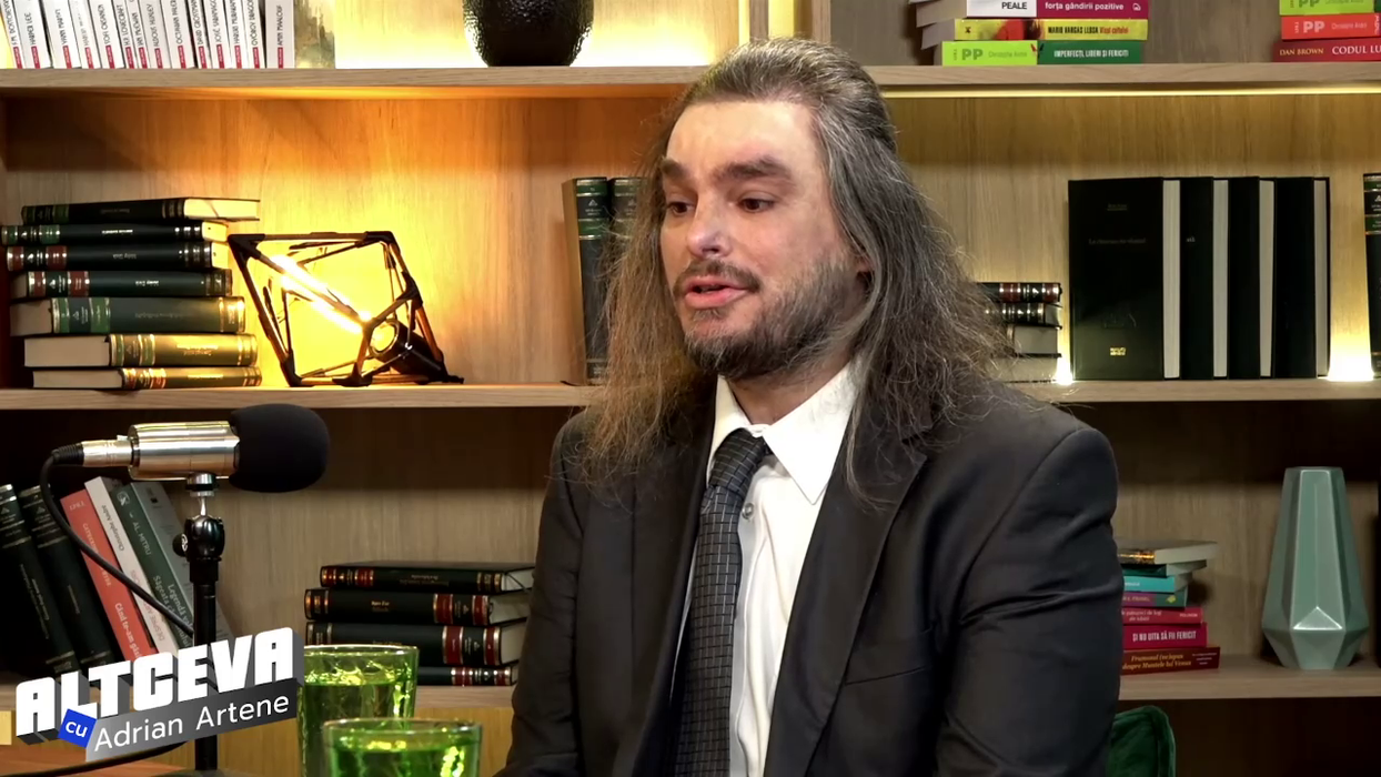 Podcastul poate fi urmărit integral pe canalul de YouTube ”ALTCEVA cu Adrian Artene” / (Sursa: Captură video)