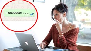 Adevărul despre femeile care scriu "moooor". Ce vor să îți transmită, de fapt, dacă reacționează așa la glumele tale