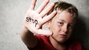 Educatoare, condamnată la închisoare. Cum îi abuza pe copii ce se aflau în grija ei. „E bou rău, mă! Exact ca tac-su!"
