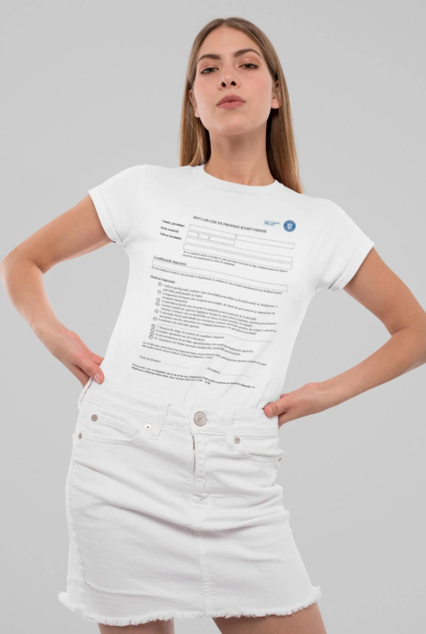 Nu e banc! A apărut tricoul imprimat cu declarația pe propria răspundere. Câți lei costă