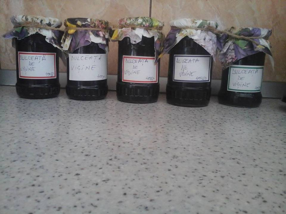 Un "lot" de dulceaţă de vişine