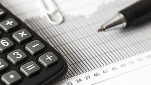 Când va ajunge euro să valoreze 5 lei. Ce spun economiștii