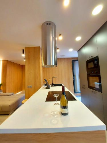 Apartamentul cu două camere care se închiriază pe 750 de euro! Are livingul pe hol şi se află în Cluj