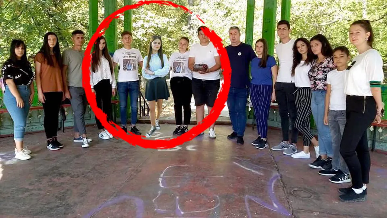 Alexandra Măceşanu a apărut duminică într-o fotografie, alături de colegii ei