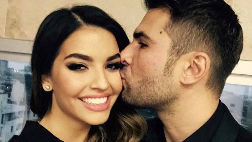 Soţia lui ADRIAN MUTU a deschis oficial sezonul costumelor de baie! Cum arată SANDRA la doar două luni de când a născut
