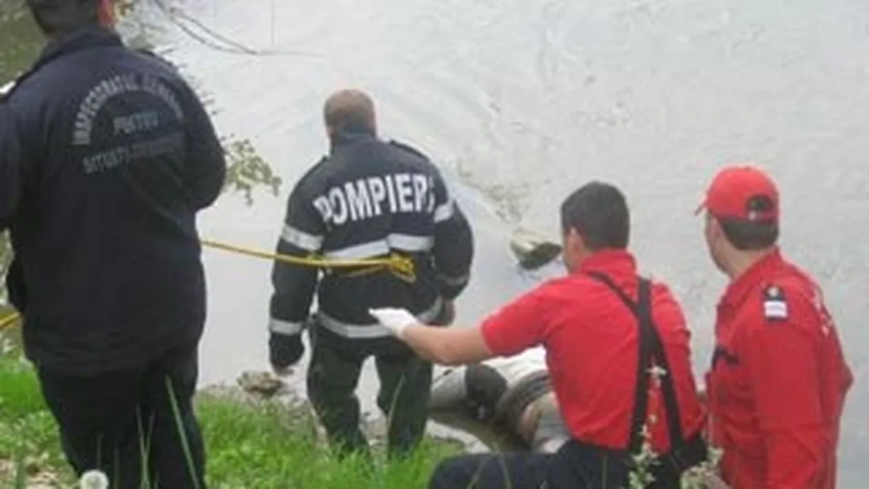 Un tanar de 17 ani a murit dupa ce s-a inecat in apele unui lac din Giurgiu