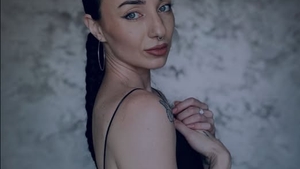 Ea e Andrada, polițista din Iași, care s-a retras din meserie pentru a face Only Fans. Ce reducere le-a pregătit foștilor colegi