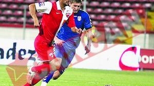 Bostina vrea sa sparga doua milioane de euro pe un teren de fotbal