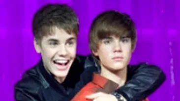 Justin Bieber are un frate geaman din ceara la Madame Tussauds